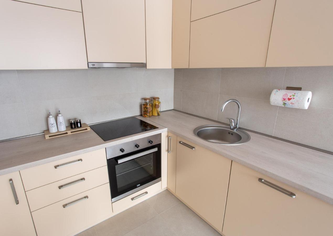 Lina - Pg, Moraca River Apartment Podgorica Ngoại thất bức ảnh